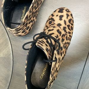 City classified size 7 .. new never worn